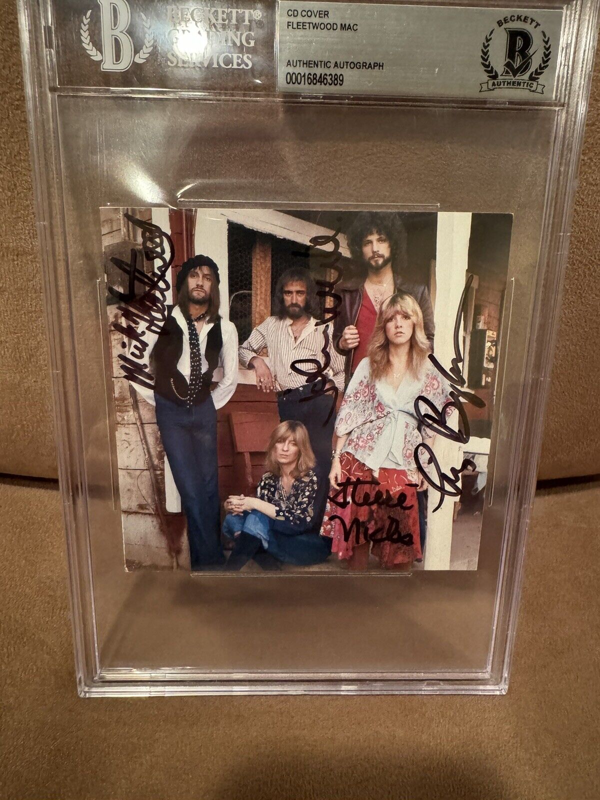 Rare Fleetwood Mac Signed CD Stevie Nicks Mick John McVie Lindsey Beckett Slab