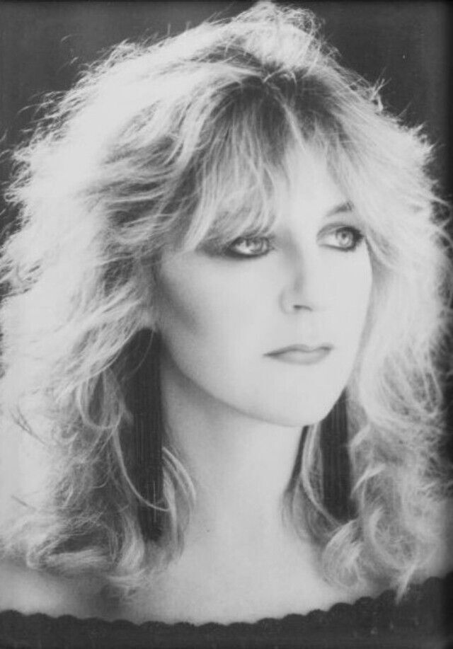 Fleetwood Mac Christine McVie Beautiful Face Black And White 8x10 Picture Celebr